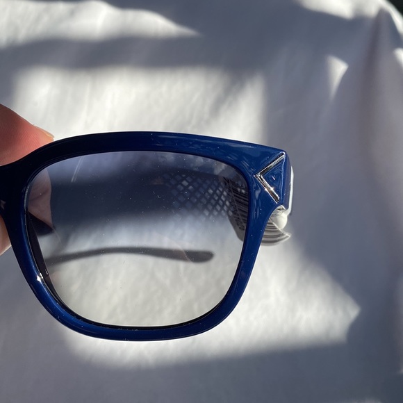 Tory Burch Sunglasses - Picture 2 of 7